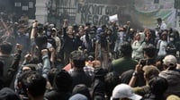 Mata Mahasiswa di Bandung Terancam Buta usai Kena Batu Saat Demo