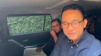 Anies Sesalkan Aksi Represif Aparat selama Demo Kawal Putusan MK