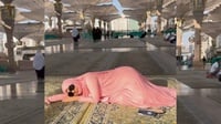 Siapa Isa Zega yang Viral karena Foto Umrah di IG?