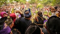 Apa Itu Festival Perang Topat 2024 di Lombok & Kapan Digelar?