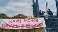 Warga Desa Jombok Tuntut Pemda Atasi Banjir dengan Serius