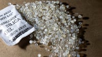 Silica Gel Adalah Pengawet atau Benda Berbahaya? Ini Fungsinya