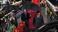 Prabowo Sambut Kedatangan Erdogan & Istri di Bandara Halim