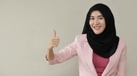 Tampil Modis! Ini 10 Warna Jilbab yang Cocok dengan Magenta