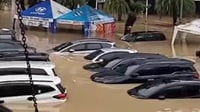 Akses Keluar Tol Bekasi Barat Ditutup Imbas Banjir di Bekasi