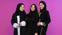 10 Ide Outfit Lebaran Warna Hitam yang Fashionable