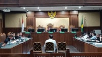Zarof Ricar Sebut Lisa Rachmat Ibu Tiri, Terima Duit Rp100 Juta