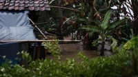Tanggul Jebol, Puluhan Rumah di Pagaden Subang Terendam Banjir
