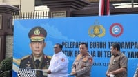 Kapolri Lepas 700 Pekerja Korban PHK ke Dua Perusahaan Baru