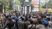Demo Sopir Truk di Subang Tolak Pembatasan Jam Operasional Ricuh