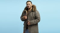 6 Inspirasi OOTD Outfit Jaket Parka Pria Keren dan Terbaik