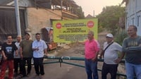 Protes Sistem PPDB, Warga Tangsel Tutup Akses Jalan ke SMAN 6