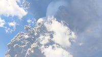 Bandara Frans Seda Maumere Ditutup Imbas Erupsi Gunung Lewotobi