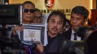 Roy Suryo dkk Serahkan Hasil Analisis Ijazah Jokowi ke Bareskrim