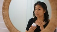 10 Rekomendasi Krim Malam untuk Perempuan Usia 40 Tahun ke Atas