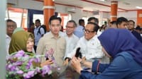 Wamenaker Dampingi Wapres Tinjau Penyaluran BSU di Tangerang