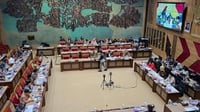 DPR Desak Mendikdasmen Setop Kebijakan Demul 1 Kelas 50 Siswa