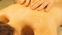 10 Body Scrub Terbaik untuk Kulit Lebih Lembut dan Cerah