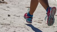 12 Rekomendasi Sepatu Running Terbaik, Nyaman & Terjangkau