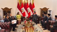 Prabowo Sambut Kehadiran Presiden Peru Dina Boluarte di Istana