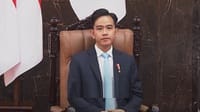 Gibran Ganti Dasi Merah Jadi Biru agar Kompak dengan Prabowo