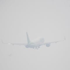 Kabut Asap di Palembang Pekat, 2 Penerbangan Internasional Batal