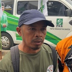 Cerita Relawan Sungai Ulin Tembus Hutan untuk Padamkan Karhutla