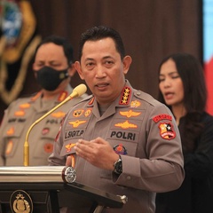 Kapolri Beri Kenaikan Pangkat Tiga Polisi yang Tewas di Lampung