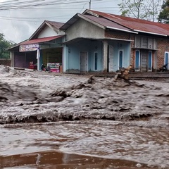 Banjir Lahar Dingin di Sumatra Barat Telan Korban 67 Orang