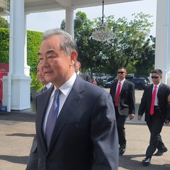 Menlu China Wang Yi Temui Jokowi di Istana Negara, Bahas Apa?