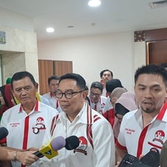 RK Ungkap Alasan Bertemu Jakmania & Persija secara Tertutup