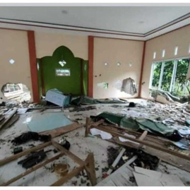 Kasus Ahmadiyah Sintang: Pemkab Minta Masjid Milik JAI Dibongkar