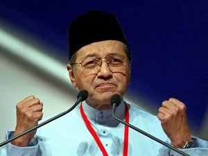 Tentang Tuduhan Mahathir Bahwa Bugis adalah Bajak Laut