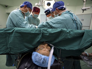 Perempuan Iran Peraih 'Nobel' Matematika Wafat Sebab Kanker