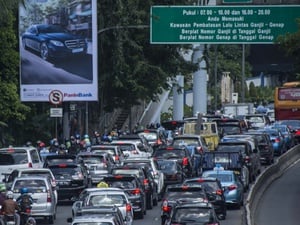 1998: Tuntutan Reformasi, Perubahan Kekuasaan, Penembakan