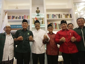 PDIP Tetap Dukung Azwar Anas Meski Muncul Foto-foto "Masa Lalu"