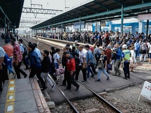 Kisah Klasik Penumpang KRL se-Jabodetabek