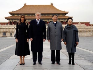 Trump Memuji-Muji Cina di Depan Xi Jinping dan Salahkan AS