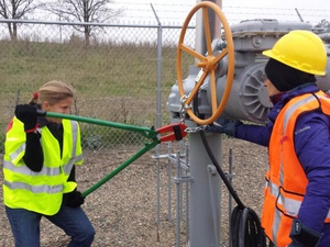  Aksi-Aksi Langsung Menolak Korporasi Perusak Lingkungan