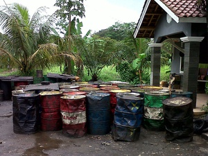 Ke Mana Mengalir dan Jadi Apa Oli Bekas Kendaraan Kita?