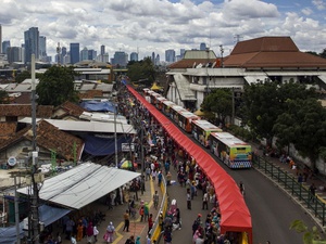 Pemindahan PKL Tanah Abang ke Badan Jalan Dinilai Maladministra   si