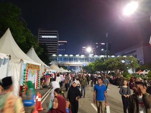 Malam Tahun Baru: Kawasan Thamrin Dipadati Warga dan Pedagang