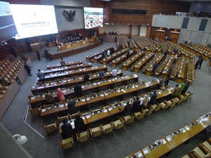 DPR Resmi Mengesahkan UU MD3, Dua Fraksi Menolak