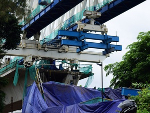 KONSTRUKSI LRT KELAPA GADING VELODROME ROBOH