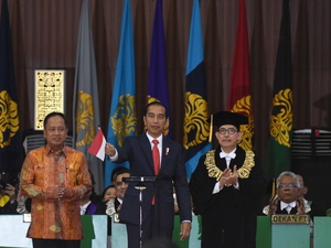 Mereka yang Kena "Kartu Kuning" di UI: Dari Bu Ani Sampai Obama