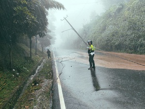 Hujan Deras Akibatkan Banjir di Kawasan Puncak Bogor