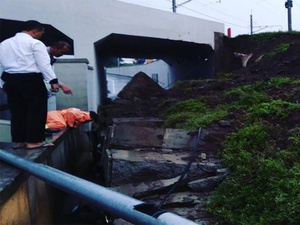 Longsor Jl Perimeter Selatan Bandara Soetta Jebak Tiga Korban