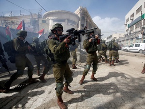 Puluhan Warga Palestina Terluka Akibat Bentrok Dengan Israel