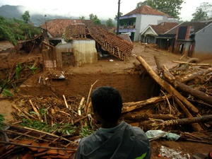 Banjir Landa Pulau Jawa, dari Brebes hingga Kuningan Jabar