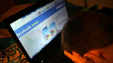 Pedofilia dan Pornografi Anak di Labirin Internet